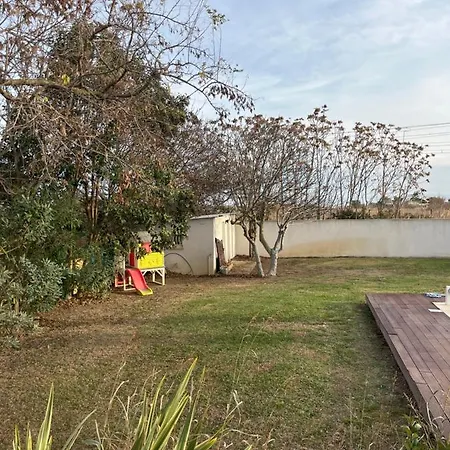 Independant Proche Parking Prive Mireval